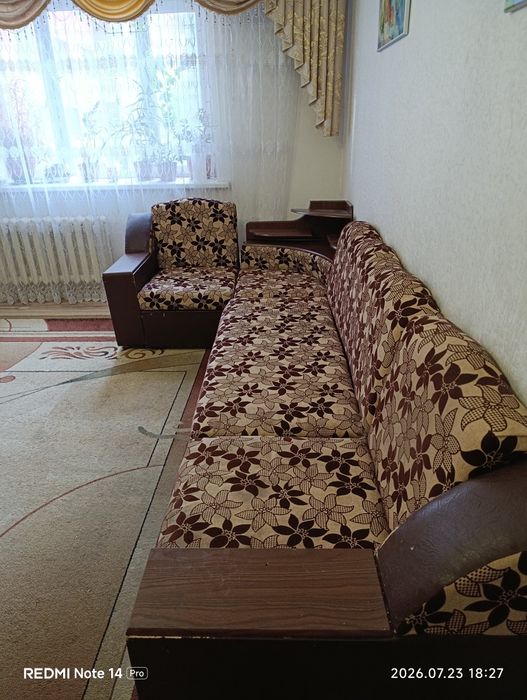 Продам диван и два кресла.