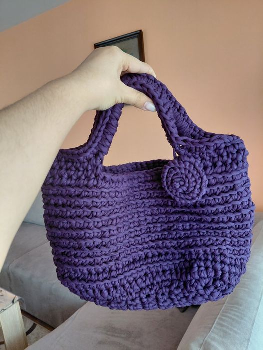 Ръчно плетена чанта – уникален модел 
Предлагам стилна ръчно изра