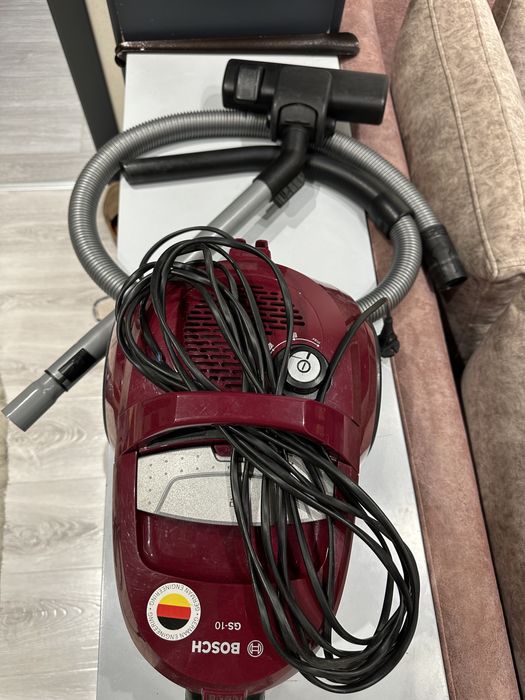 Пылесос Bosch. б/у. В рабочем состоянии.