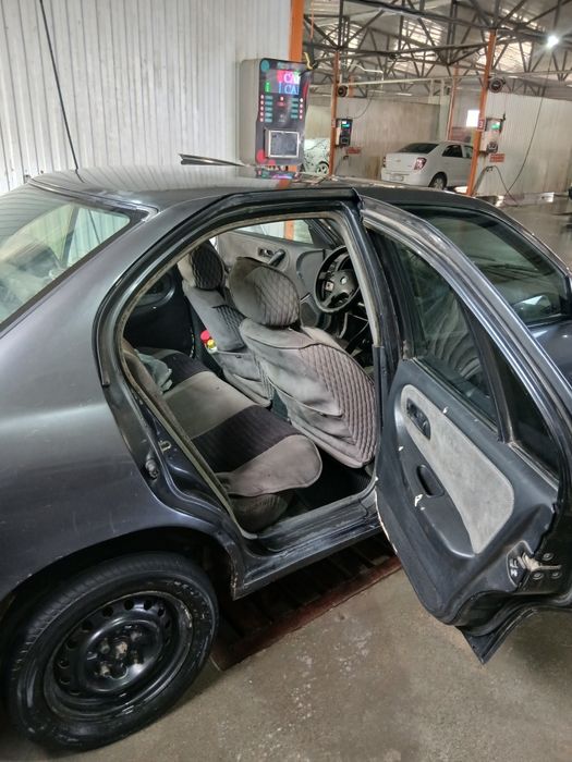 Nissan Primera P10