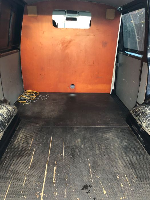 VW Transporter T5,2011, 140 cp