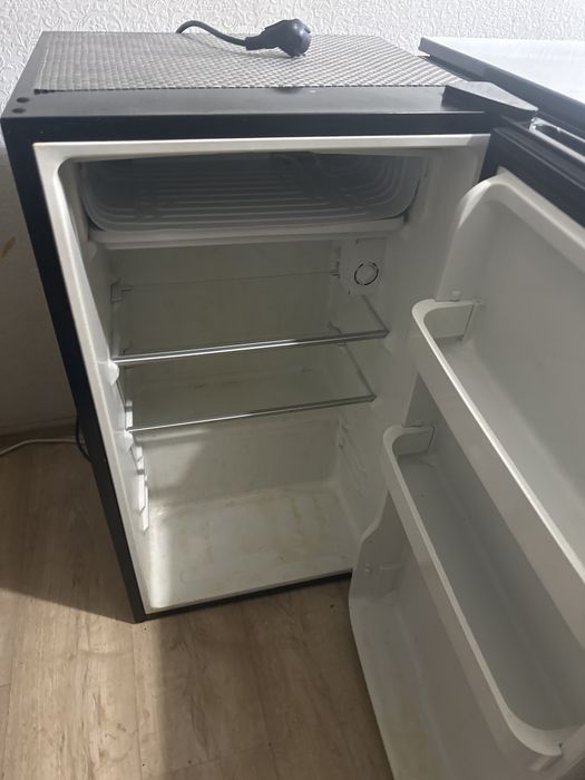 Мини холодильник Midea