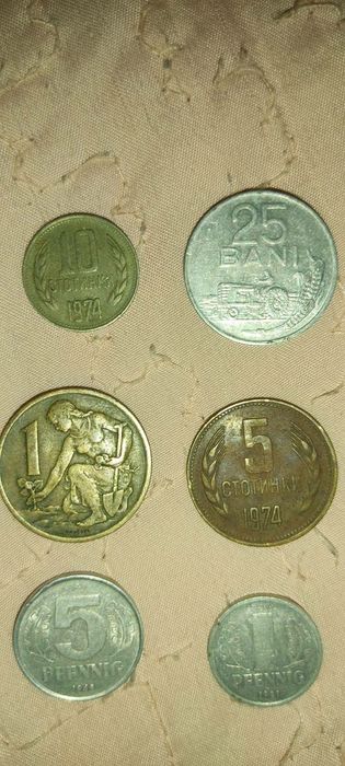 Продам старые монеты.