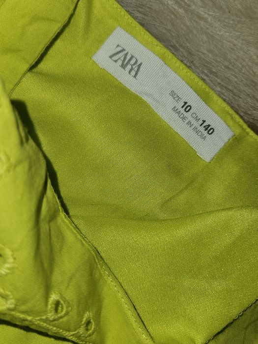 Vand rochie Zara fetite 10 ani 140 cu broderie
