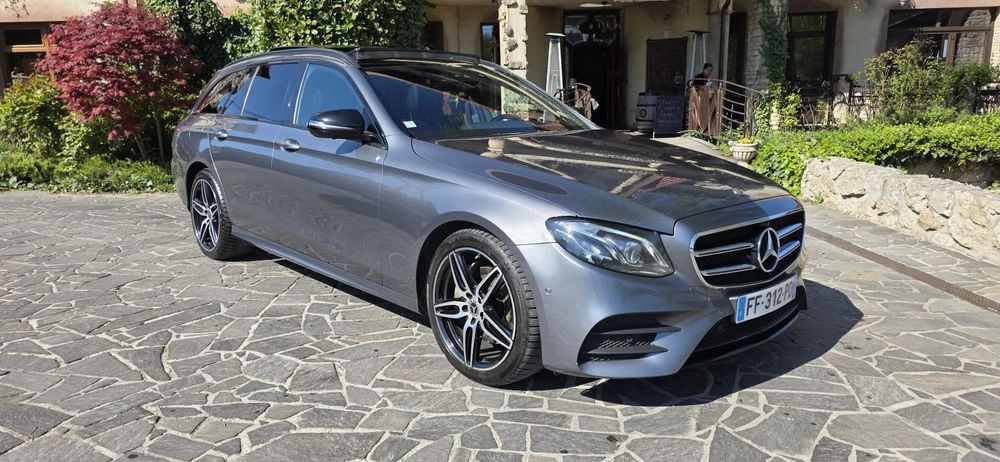 Mercedes-Benz E Mercedes E 220 4Matic AMG Pack Full de tot Fara Elemente Vopsite