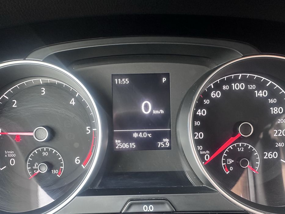 Golf 7 2.0 TDI DSG 2014 – Full dotări, întreținut, distribuție nouă