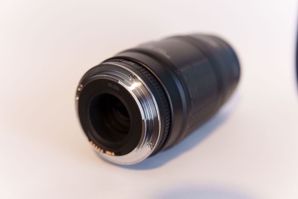Canon EF 70-210, f4, macro