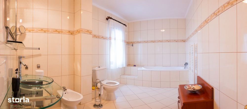 Vilă 684 mp ultracentral Botoșani, mobilată la cheie, clasa B