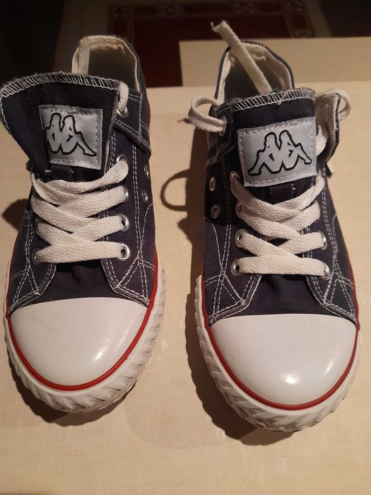 Vand tenisi marca Kappa