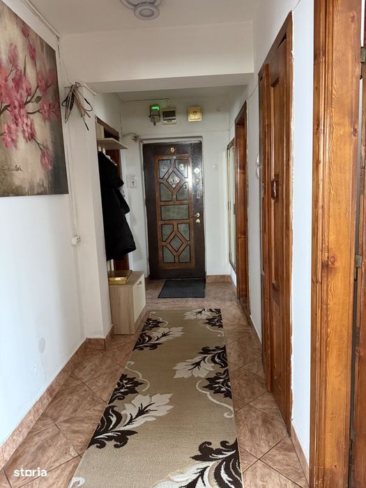 Colibri, etaj 1/4, Preț 500 euro