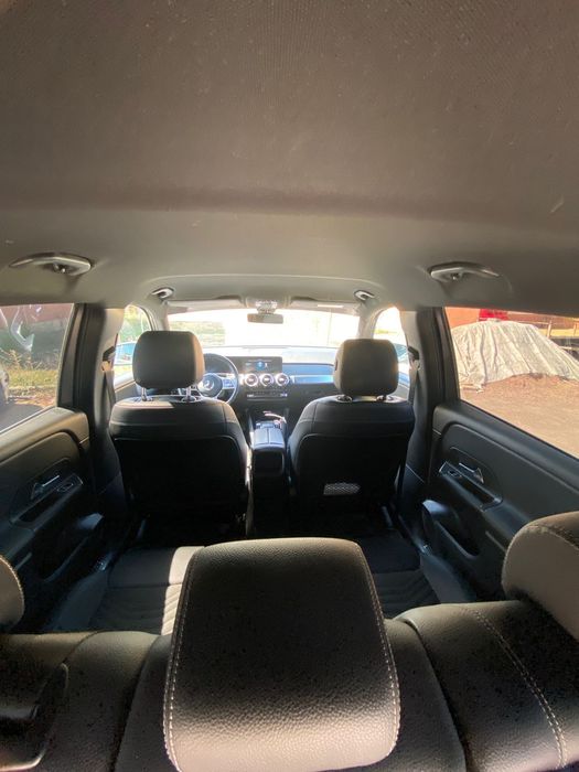 Автомобиль мерседес