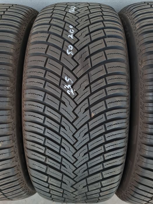 Всесезонни гуми 4 броя PIRELLI AllSeason SF2 235 50 R20 дот 1622