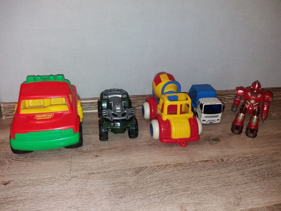 Робот, машинка игрушки по 2000тг