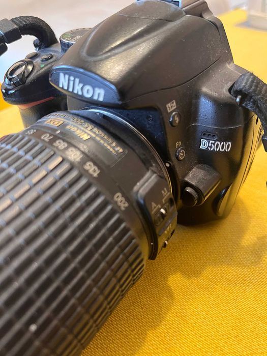 Фотоапарат Nikon D5000