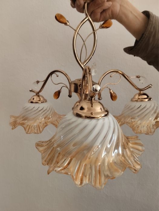 Продаётся люстра