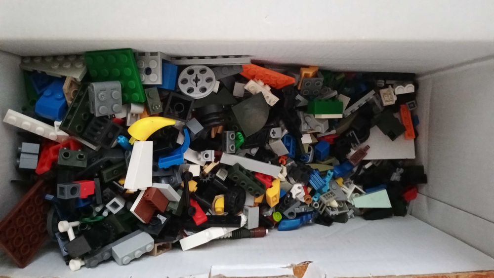 Разные детали конструктора Lego