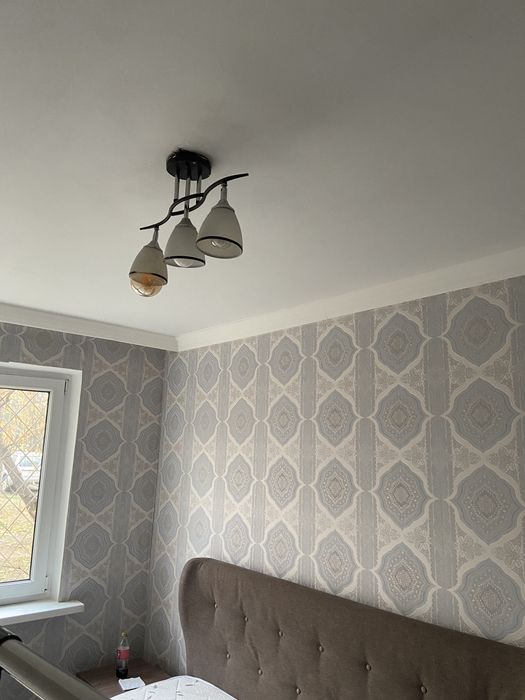 Продам  люстры и плафоны от люстры