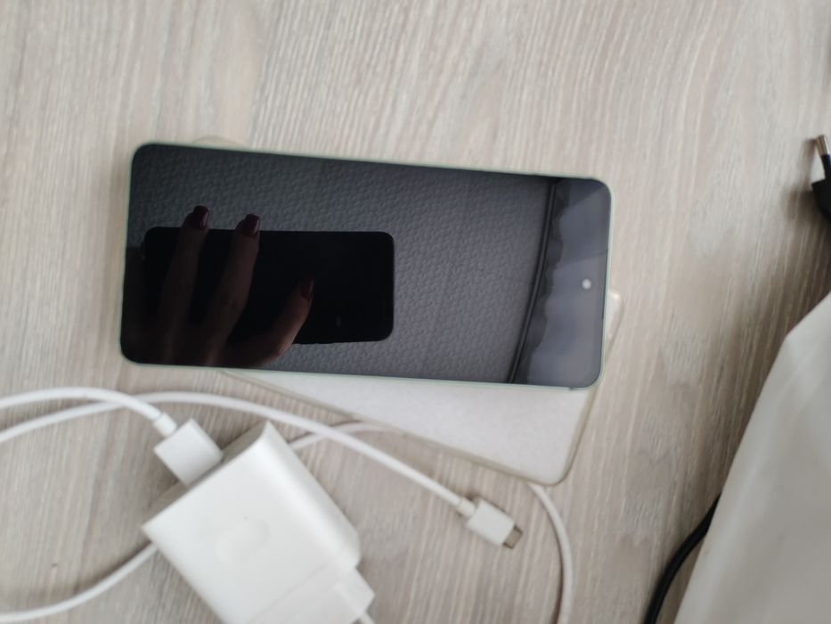 Телефон Realme c 67