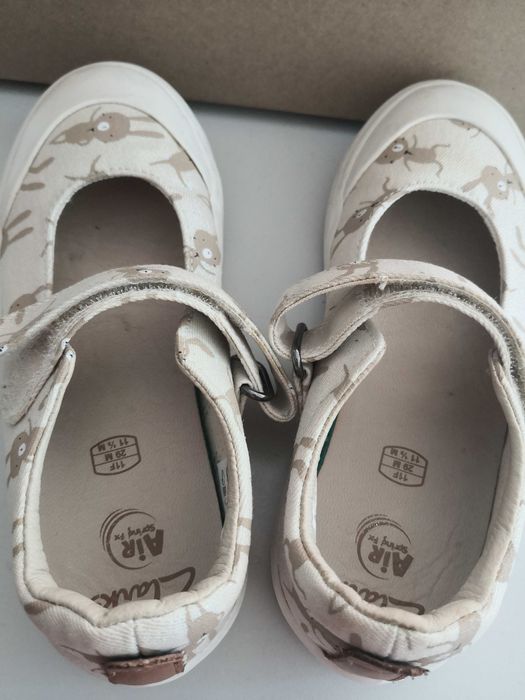 Pantofi Clarks, 29