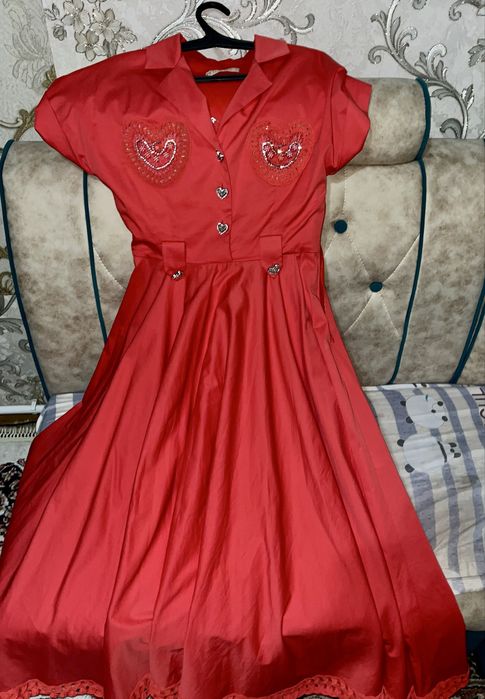 ayollar ko'ylagi br marotaba kiyilgan razmiri 38 holati yangi