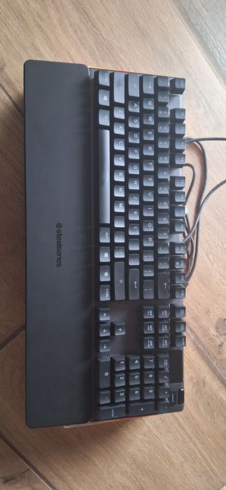 Tastatura gaming Steelseries Apex 5