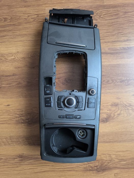 Централна конзола Ауди а6