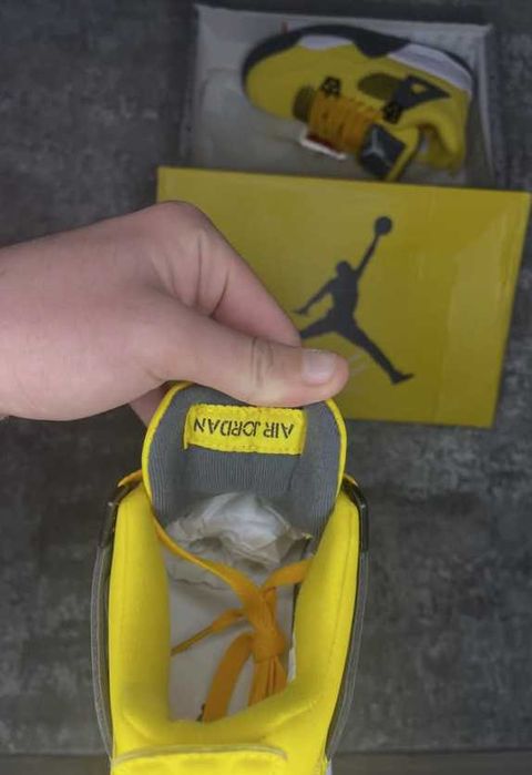 Jordan 4 Retro Lightning