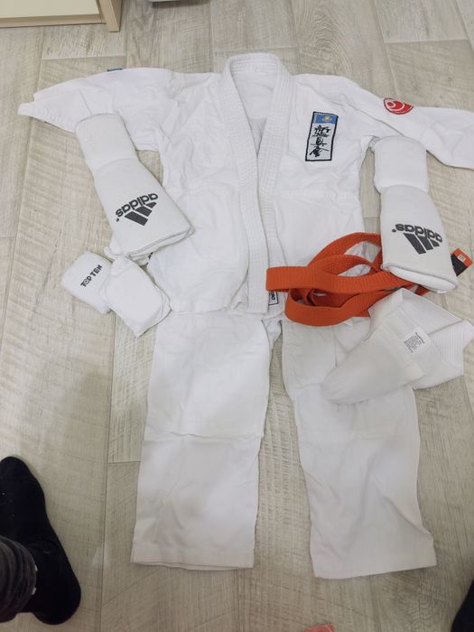 Продам кимоно 6-7 лет