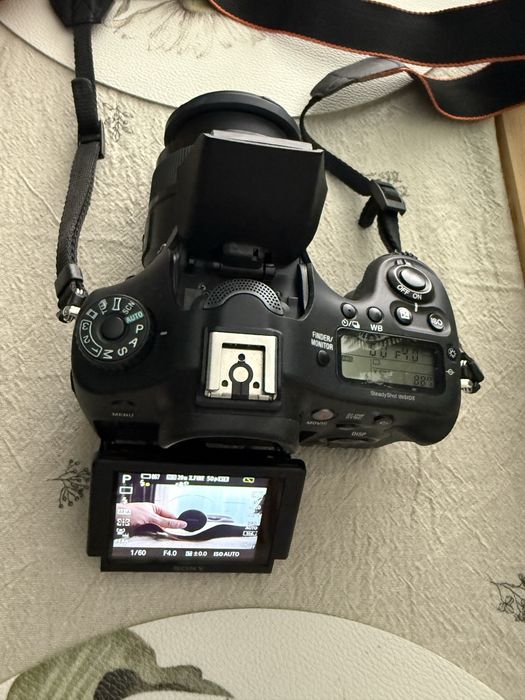 Aparat foto Sony Alpha 68 (ILCA-68) + Obiectiv 18-55mm – Doar 4223 cadre (Ca Nou)
