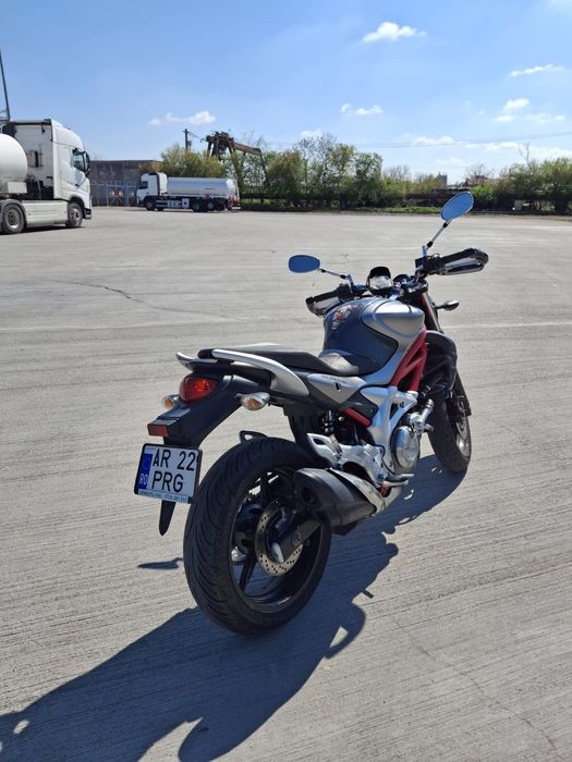 Suzuki Gladius 650 A2