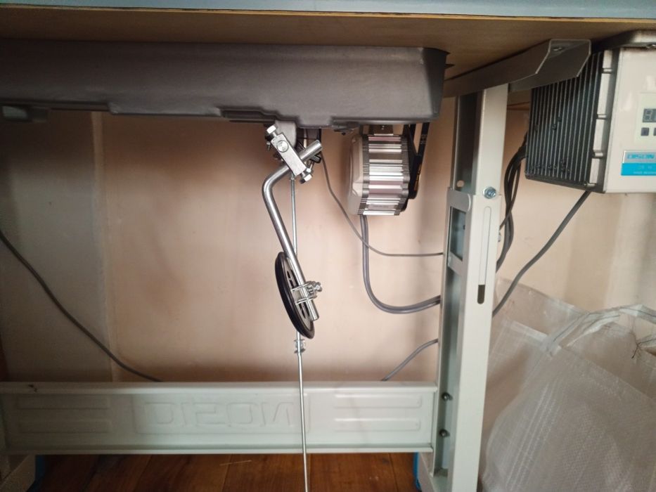 Tikuv moshinasi sotiladi,yangi,karobka dakumentlari bor