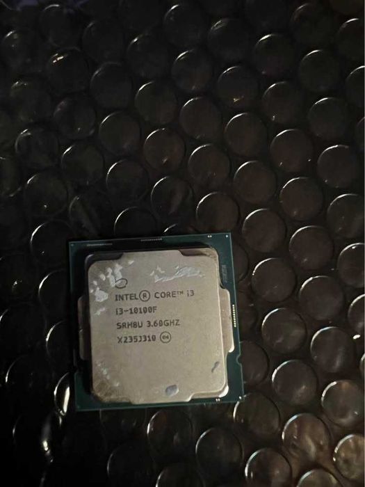 Procesor i3 10100F