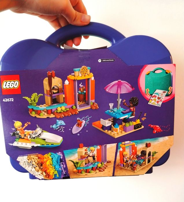 Lego Friends: Creative Beach and Travel Suitcase