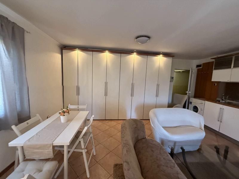 Дава се под наем Едностаен апартамент в София, Център - 33 кв.м за 550 € - Снимка #1