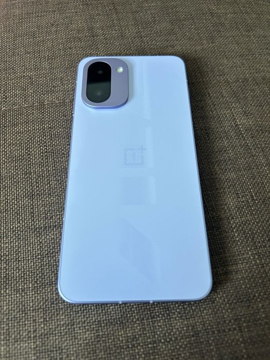 OnePlus Ace 6T 256GB / 12GB RAM – Ca Nou, Baterie 100% (8300 mAh) + 4 Huse