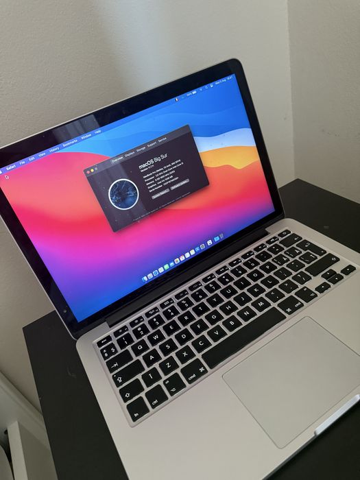 MacBook Pro retina display 13 inch 128 GB SSD i5