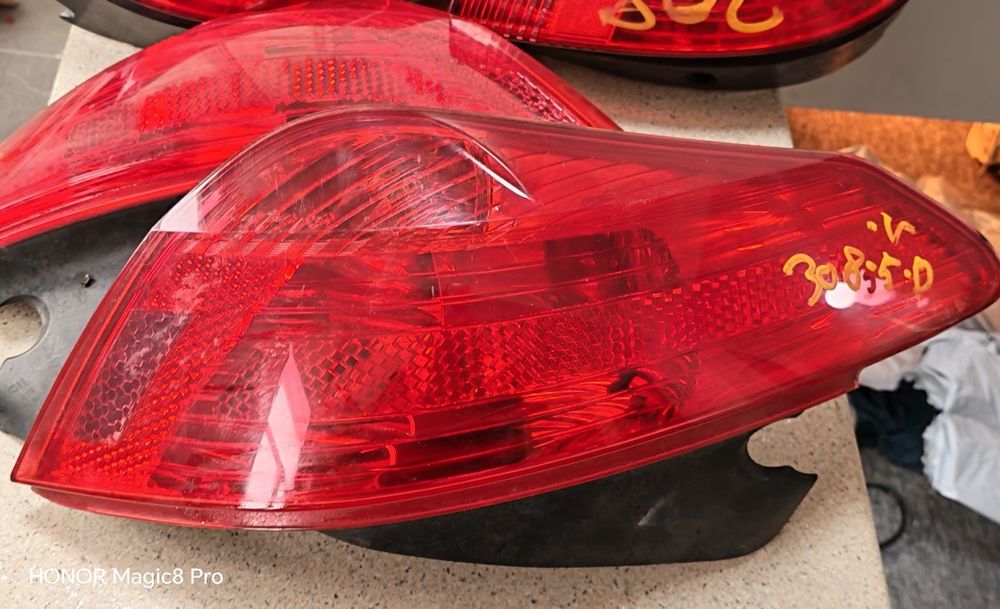 Stop tripla dreapta stanga Peugeot 308  2 modele european