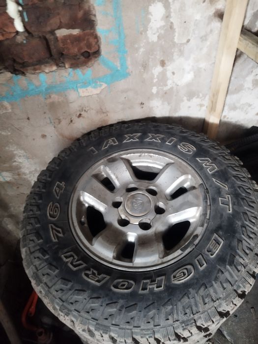 Продам комплект колес на джип