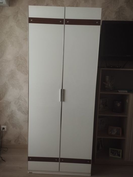Продам шкаф бУ, белого цвета.