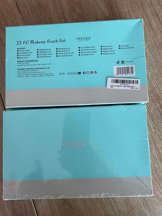 Set pensule profesionale pt machiaj  22 bucati