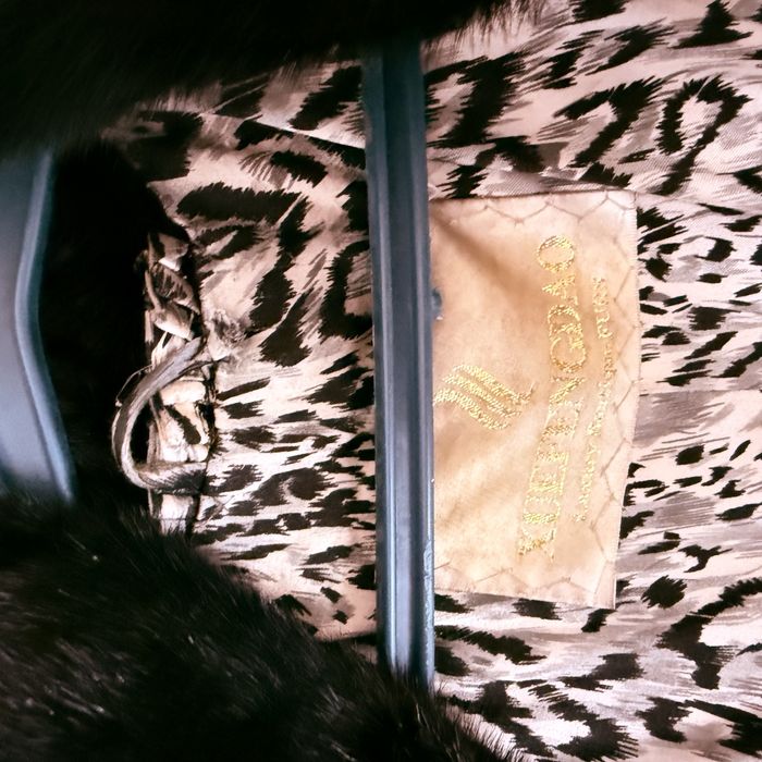 Продам шубу женскую