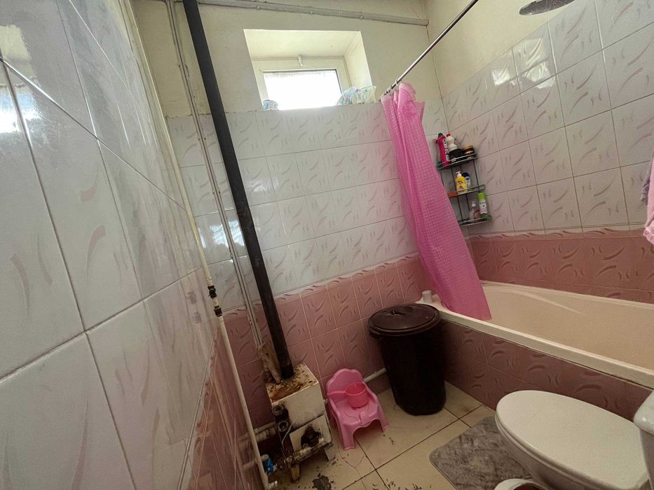 otash kabab yanda  75 kv kvartira satiladi