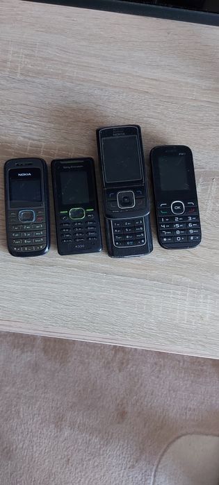 Vând telefoane mobile folosite.