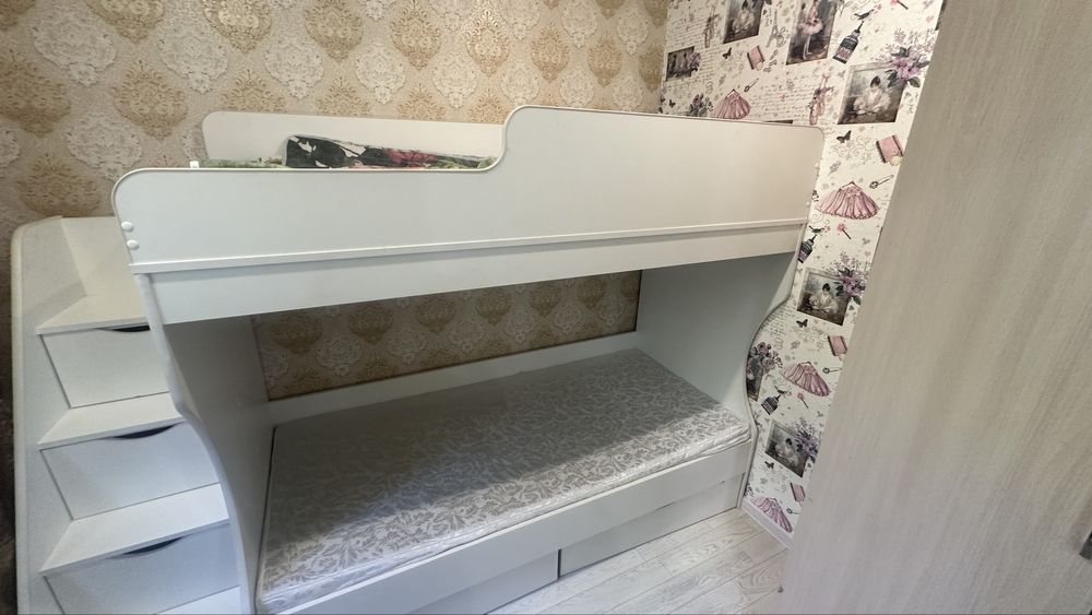 Детская двухярсная кровать