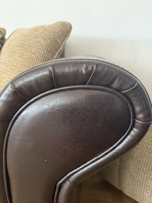 Диван с две кресла и две табуретки