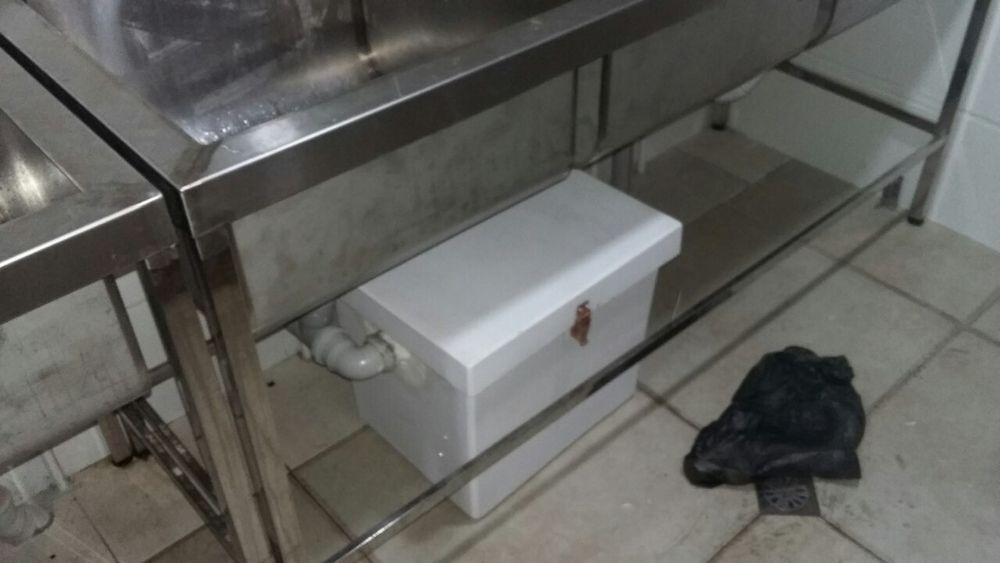 70 литров Жироуловитель стеклокомпозитный