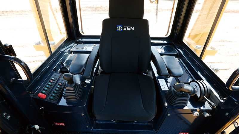 Занжирли булдозер SEM818F, Булдозер SEM818F