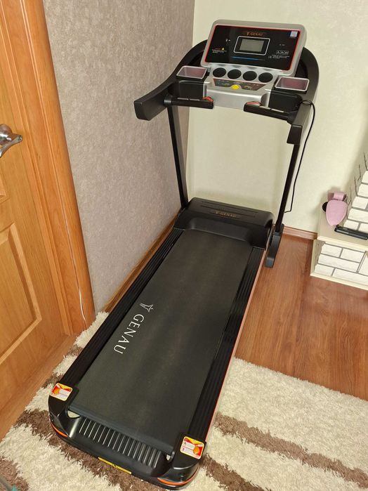 Продам беговую дорожку Genau D900S