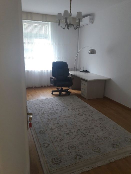 Продаётся  4 /3/4 квартира.  Госпиталный (Попугайчик) Банквский дом.