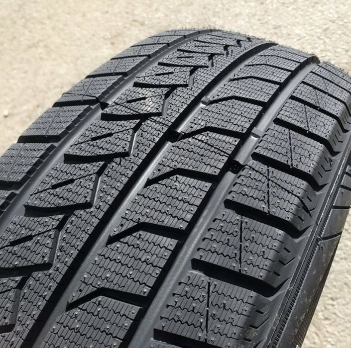 Зимние шины 205/70 R15